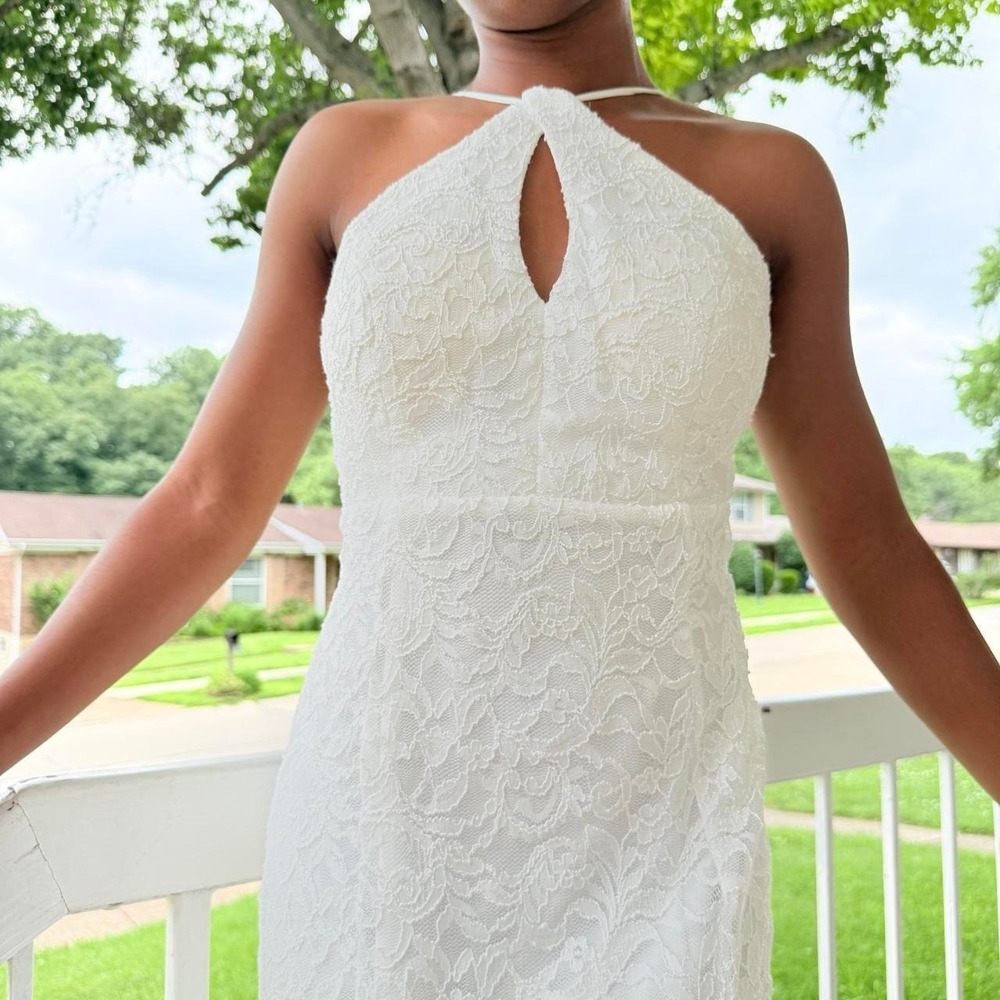 DB Studio Women's Size 6 White Lace Halter Key Hole Gown Formal Dress Bridal
